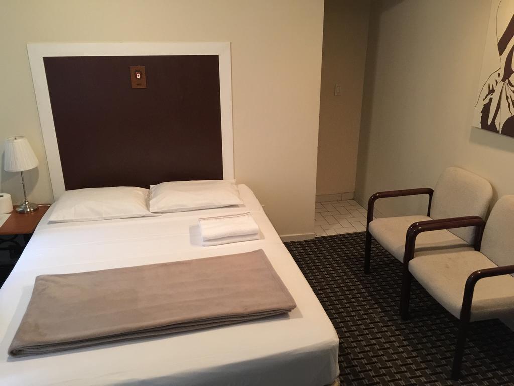 Adas Guesthouse Toronto Ruang foto