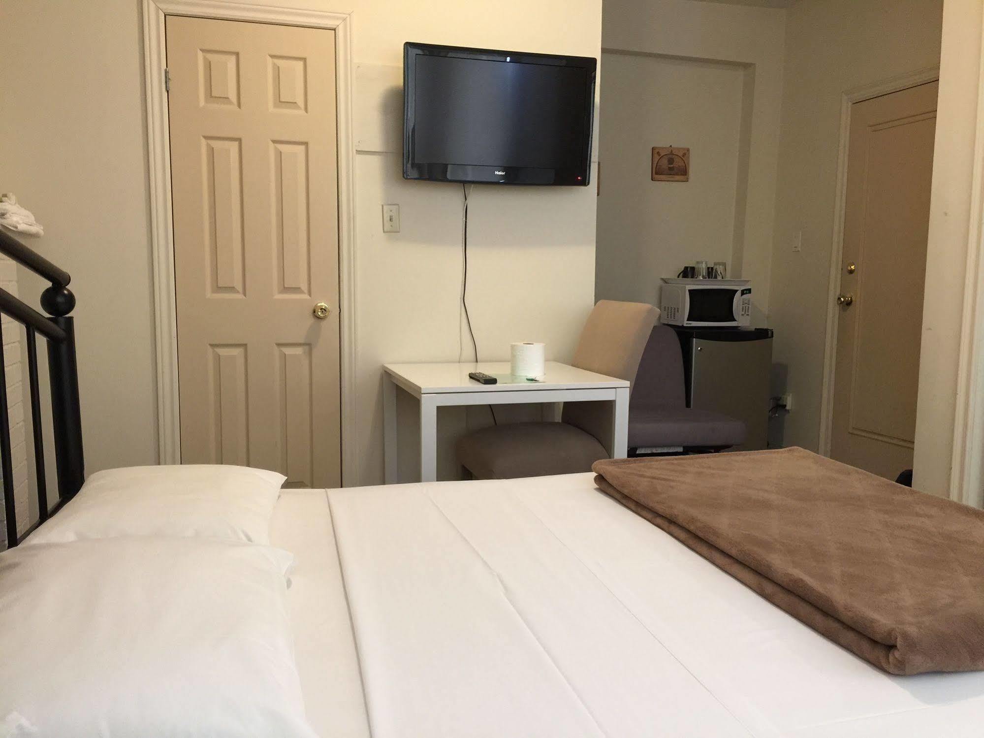 Adas Guesthouse Toronto Bagian luar foto