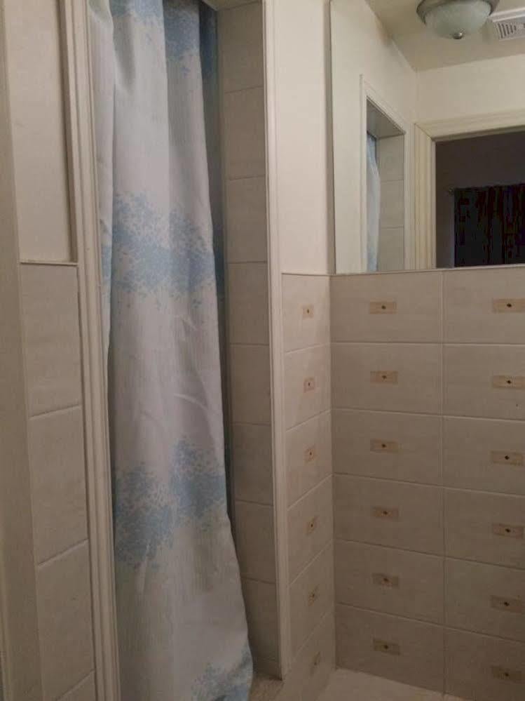 Adas Guesthouse Toronto Bagian luar foto