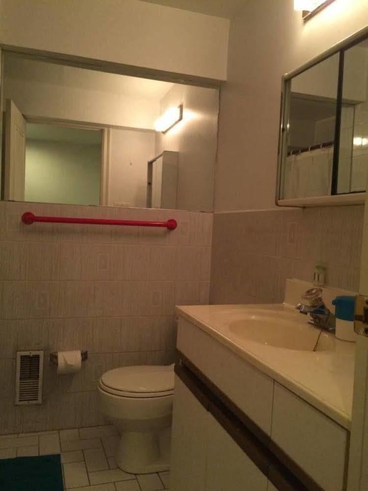 Adas Guesthouse Toronto Bagian luar foto