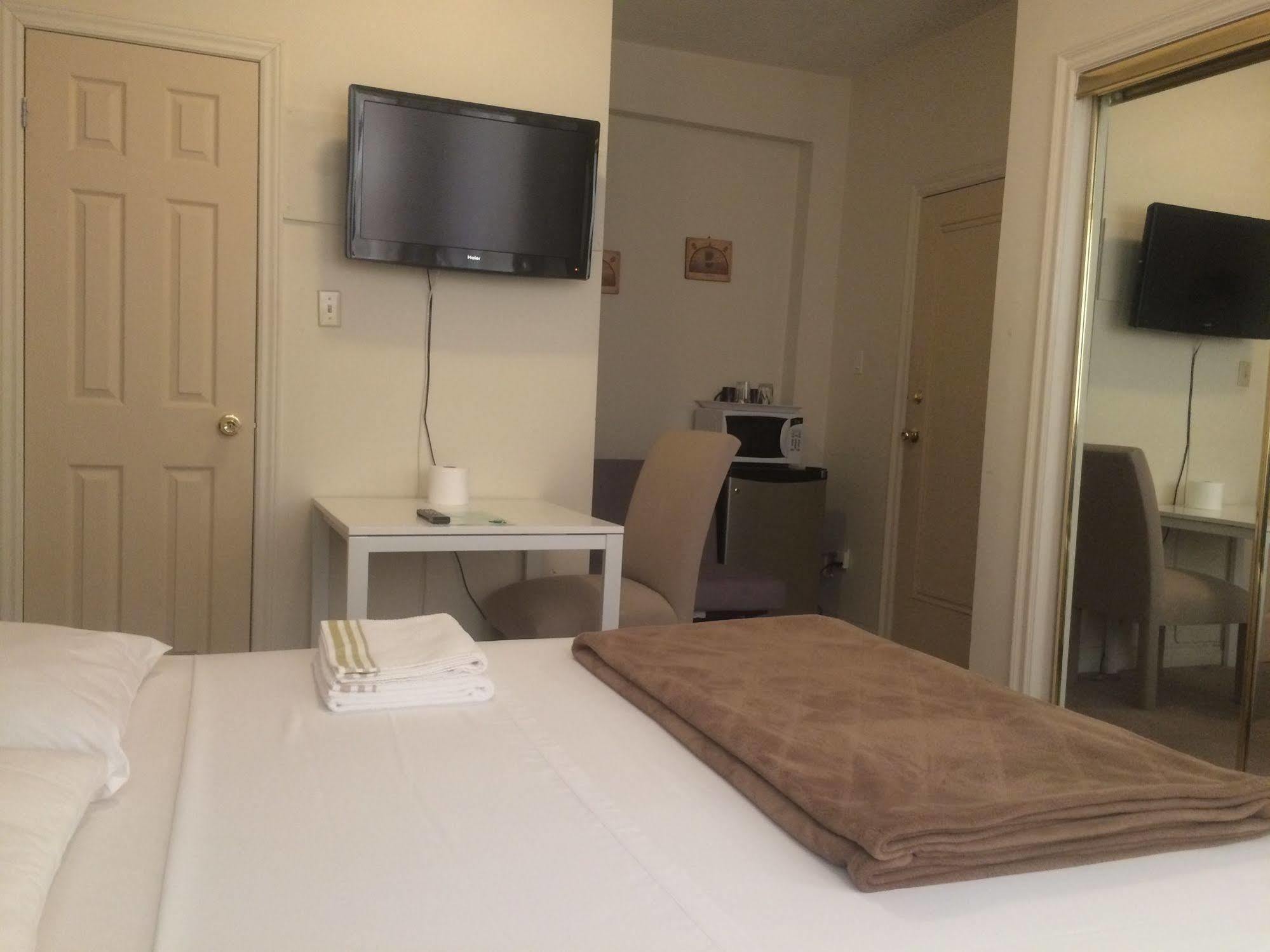 Adas Guesthouse Toronto Bagian luar foto